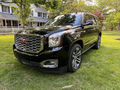 Black 2018 GMC Yukon Denali