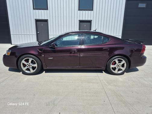 Purple 2006 Pontiac Grand Prix GXP
