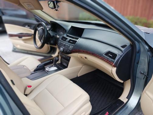 Green 2010 Honda Accord Crosstour EX-L