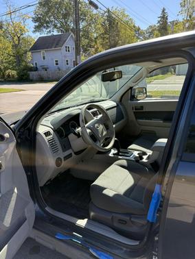 Blue 2009 Ford Escape XLT
