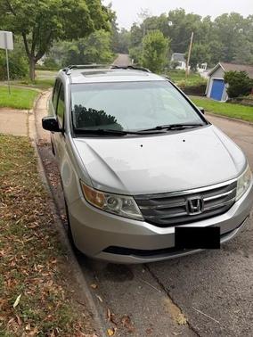 Silver 2011 Honda Odyssey EX-L