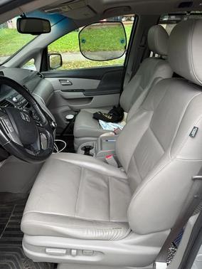Silver 2011 Honda Odyssey EX-L