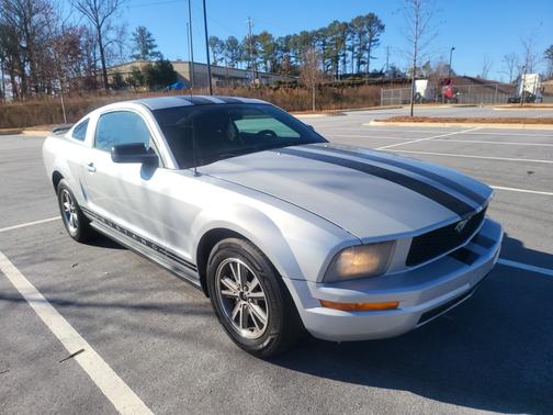 2005 Ford Mustang Deluxe