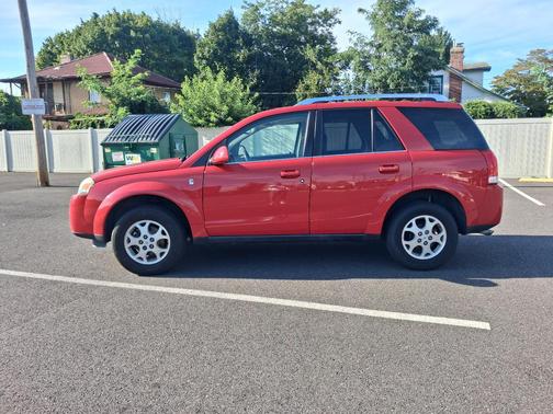 Red 2006 Saturn Vue Base