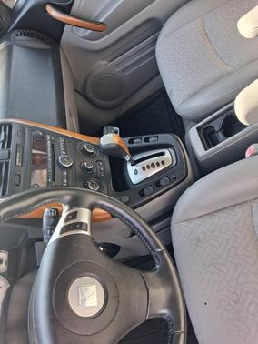 Red 2006 Saturn Vue Base