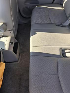Red 2006 Saturn Vue Base