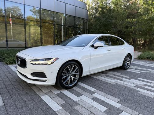 2017 Volvo S90 T5 Momentum