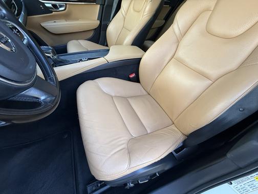 2017 Volvo S90 T5 Momentum