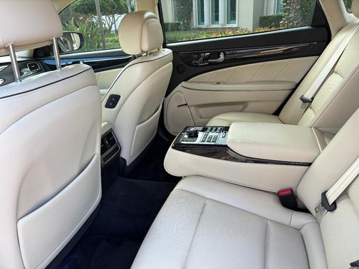 Black 2016 Hyundai Equus Signature