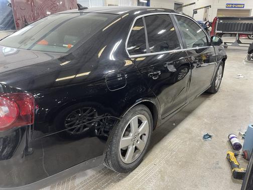 Black 2009 Volkswagen Jetta SE