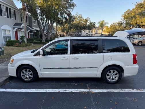 2012 Chrysler Town & Country Touring