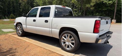 White 2006 Chevrolet Silverado 1500 LT Crew Cab