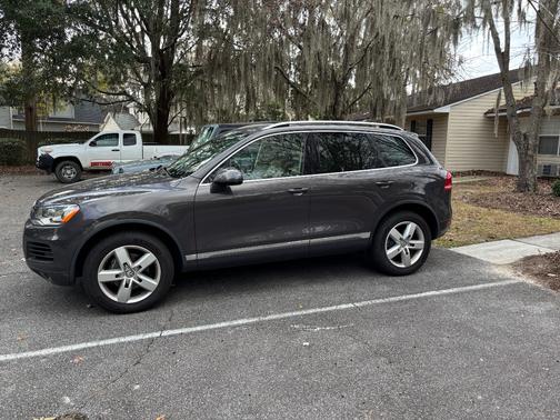 2012 Volkswagen Touareg VR6 Lux