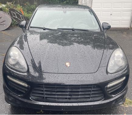 2013 Porsche Cayenne Cayenne GTS