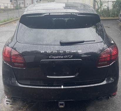 2013 Porsche Cayenne Cayenne GTS
