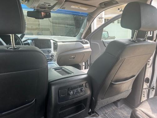 White 2017 Chevrolet Suburban Premier