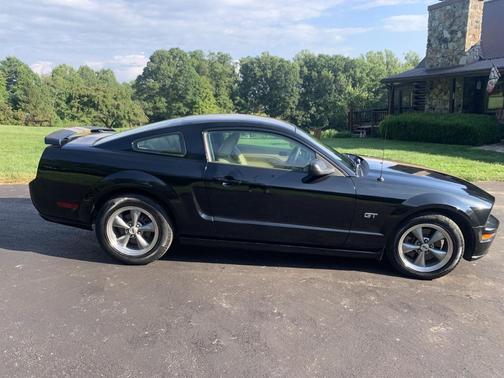 Black 2006 Ford Mustang GT