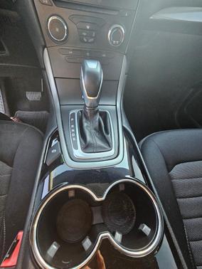 Black 2016 Ford Edge SE