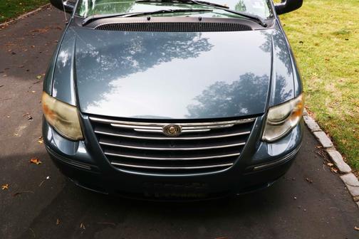 2006 Chrysler Town & Country Limited