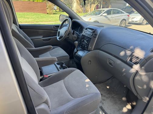 2010 Toyota Sienna LE