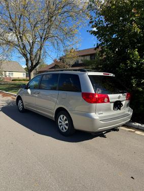 2010 Toyota Sienna LE