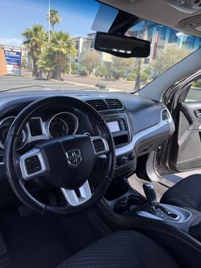 Gray 2016 Dodge Journey SE