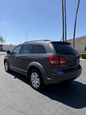 Gray 2016 Dodge Journey SE