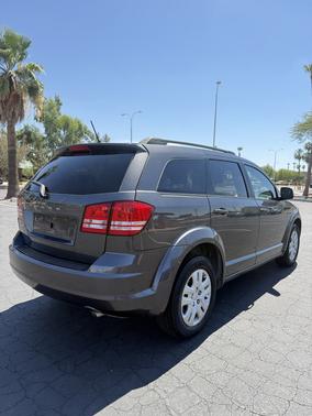 Gray 2016 Dodge Journey SE