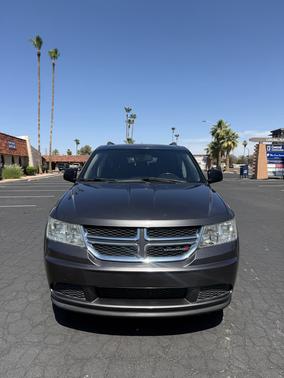 Gray 2016 Dodge Journey SE