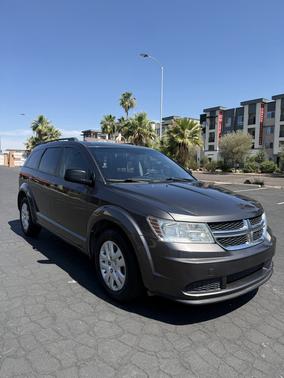 Gray 2016 Dodge Journey SE