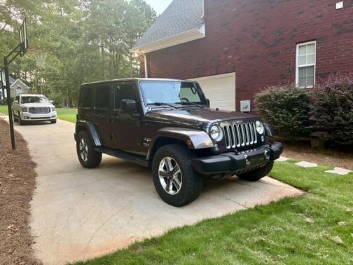 2016 Jeep Wrangler Unlimited Sahara