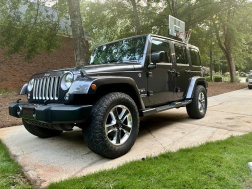 2016 Jeep Wrangler Unlimited Sahara