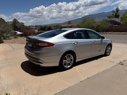 Silver 2016 Ford Fusion Hybrid Titanium