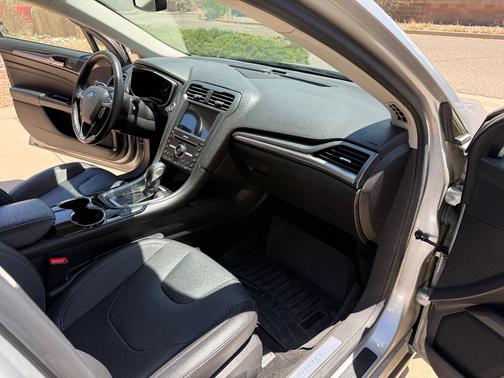 Silver 2016 Ford Fusion Hybrid Titanium