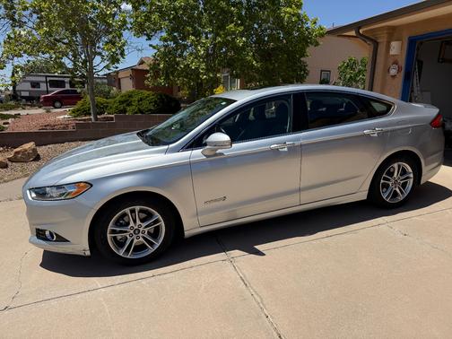 Silver 2016 Ford Fusion Hybrid Titanium