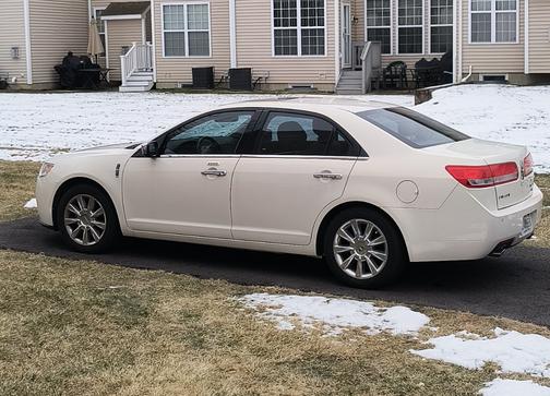 2012 Lincoln MKZ Base