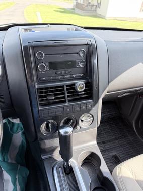 Black 2008 Ford Explorer Sport Trac XLT