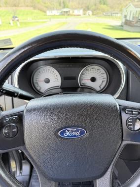 Black 2008 Ford Explorer Sport Trac XLT