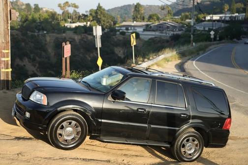 Black 2005 Lincoln Navigator Luxury