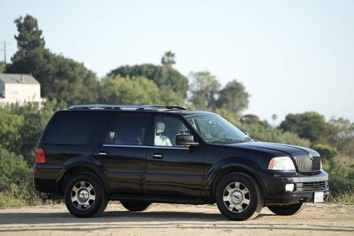 Black 2005 Lincoln Navigator Luxury