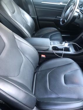 Photo 4 of 5 of 2017 Ford Fusion Titanium