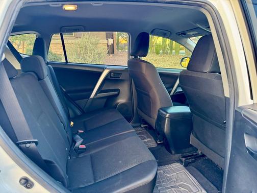 White 2018 Toyota RAV4 LE