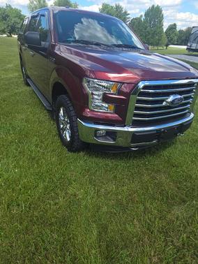 Red 2016 Ford F-150 XLT