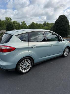 Blue 2013 Ford C-Max Hybrid SEL