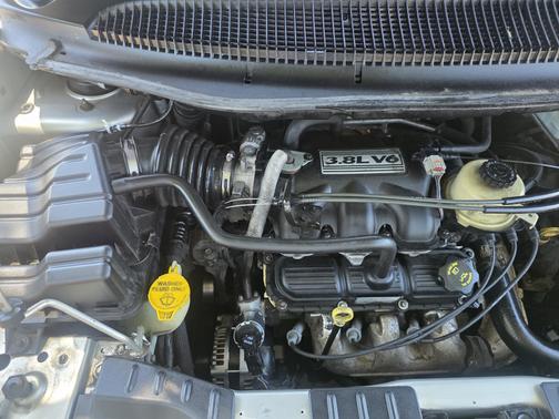 Gray 2005 Dodge Grand Caravan SXT