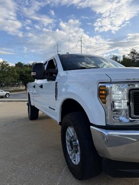 White 2017 Ford F-250 XLT