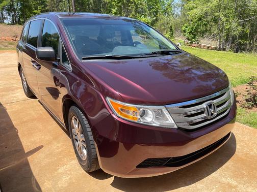 Red 2011 Honda Odyssey EX-L
