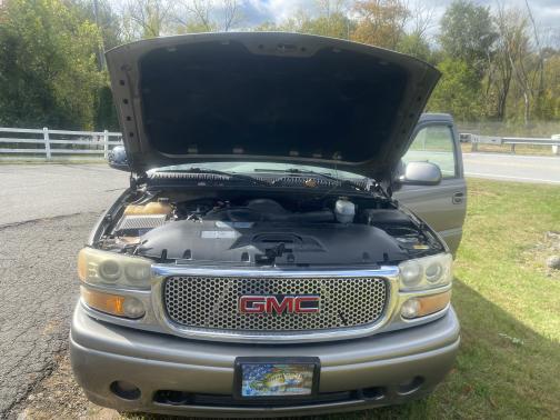 2005 GMC Yukon XL Denali