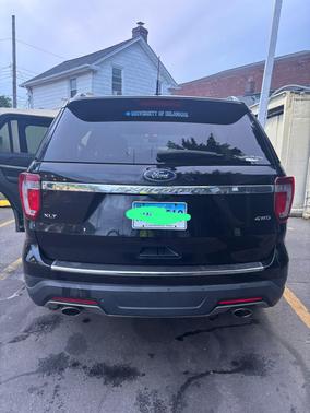 Black 2018 Ford Explorer XLT