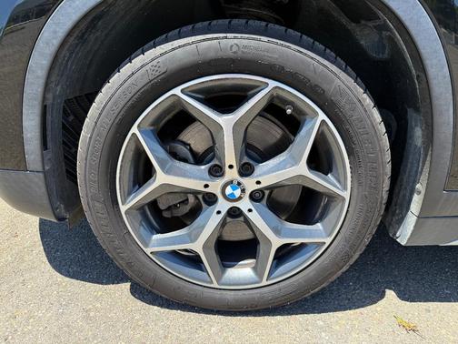Black 2018 BMW X1 xDrive28i